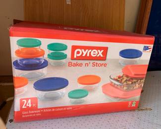 #150 Pyrex New in Box Set of 24 pyrex Set w/lids $20.00