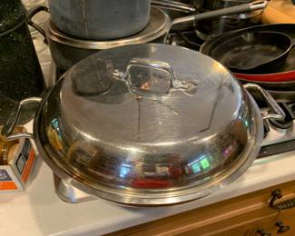 #46 All clad Sauté Pan/Wok w/lid $40.00
