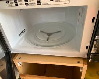 #146 GE Microwave $30.00