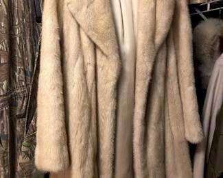 #198 coat blonde mink jacket size small $25.00