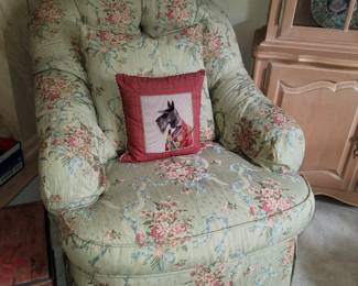 Pair of Century furniture accent chairs