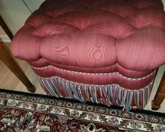 Tufted ottoman