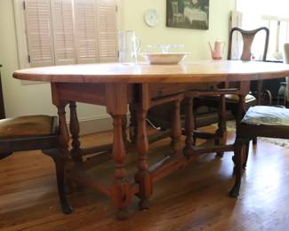 Large Round Pine Drop Leaf Dining Table