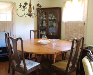 Large Round Pine Drop Leaf Dining Table