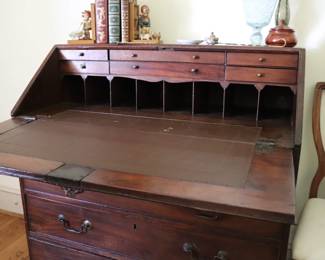 GEORGIAN MAHOGANY SLANT FRONT DESK