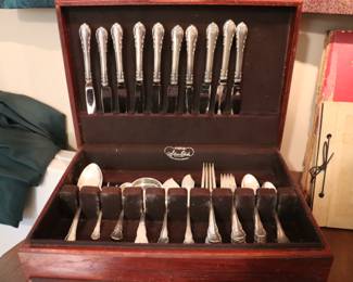 Lunt Sterling Silver Flatware Set  Modern Victorian pattern 