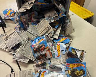 Over 500 hot wheels and matchbox cars new