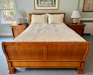 Thomasville Furniture Queen Sleigh Bed