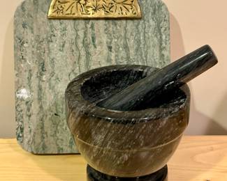 Mortar & Pestle & Marble Cutting Board