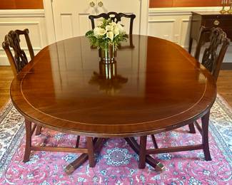 Baker Furniture Dining Room Table with 6 Chairs & 2 Leaves and Pads