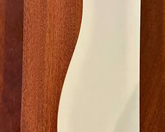 detail - outside of knife box