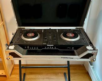 Numark NS7 Mixing Console