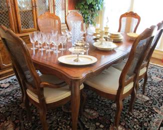 Dining Room Table w/6 Chairs, Two Leaves & Pads by American Drew