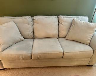 Broyhill sleeper sofa
