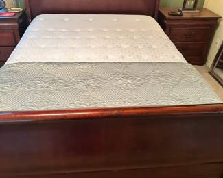 Queen bed 