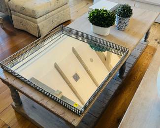 Pair of coffee tables