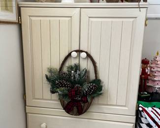 Signature media cabinet