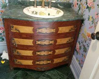 Exquisite bath vanity
