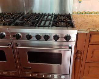 30" Viking range detail