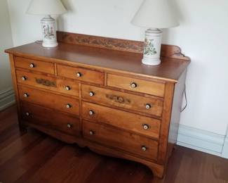 Chest of drawers