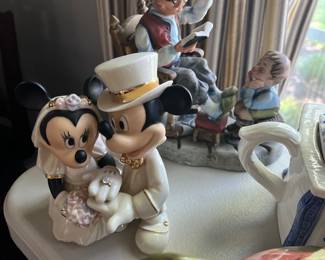 minnie mouse wedding figurine