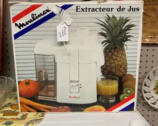 MMOULINEX Juice Exstractor, New in Box