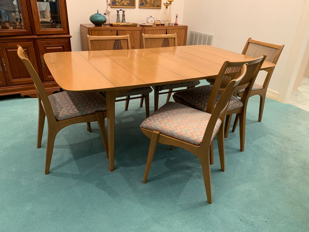 
Mid-century table & 6 chairs 