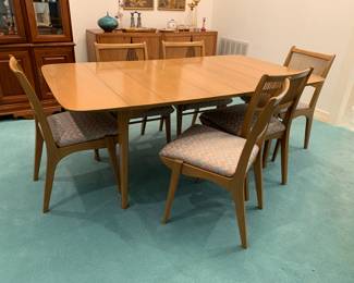 
Mid-century table & 6 chairs 