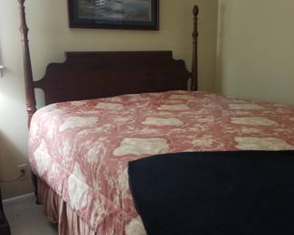 Crescent Furniture Co. Queen Size pineapple low poster bed. Mattresses included. A super deal.