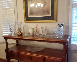 Contemporary Hammary fine furniture console.