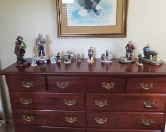 Crescent Furniture Co. Triple mahogany dresser. Better than new.