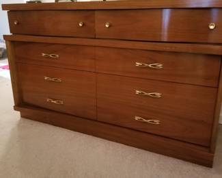 MCM Bassett Harmony House dresser. Mint condition. 