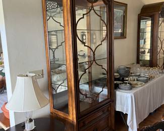 Stunning Thomasville Curio Cabinet