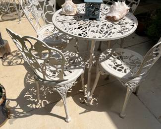 5pc. Metal outdoor furniture 