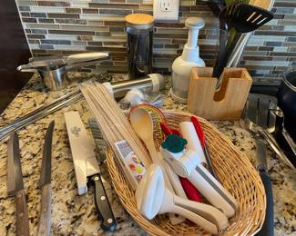 Kitchen knives, chopper, garlic press, and kitchen utencils