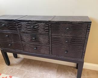 Entryway console cabinet