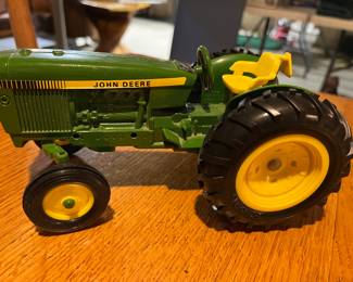 John Deere Collection Ertl Tractor