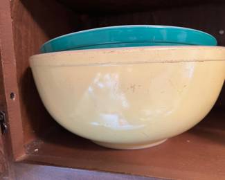 Vintage Primary Pyrex Mixing Bowl Set