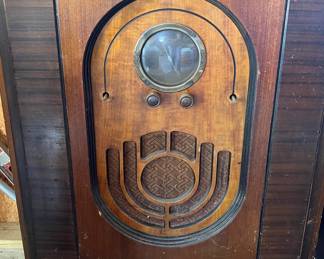 RCA Victor upright radio
