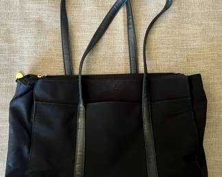 Assorted handbags