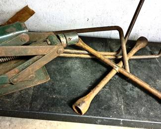 CAR AND TIRE TOOLS