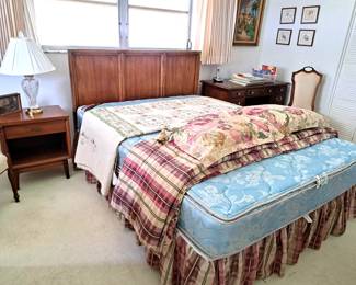QUEEN SIZE BED, BED LINENS, MATTRESS SET