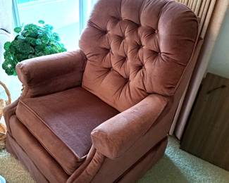 COMFY AND CLEAN SWIVEL ROCKER 
