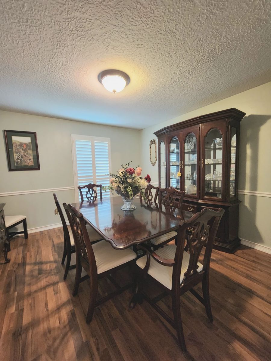 AVAILABLE FOR HALF PRICE !!!
Dining Set by Sumpter Cabinet Co - Sumpter S.C. - Korn Industries, Inc. - Set includes: Table with 8 chairs (2 arm chairs), lighted China cabinet, buffet