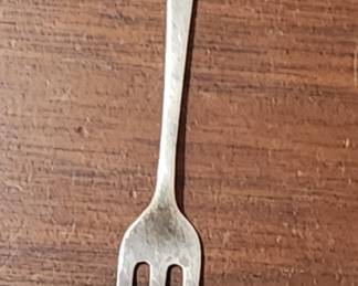 Sterling lemon pick with enameled lemon motif