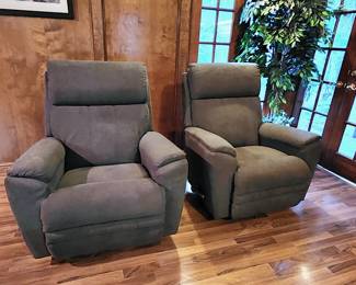 2 recliners