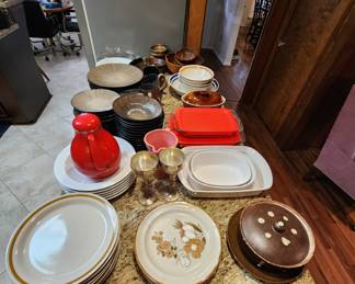 Several dish sets 