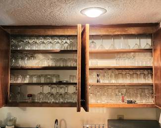 Glassware, stemware, glasses, wine glasses, goblets, bar supplies, etc