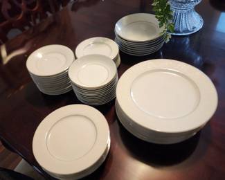 AVAILABLE AT HALF PRICE !!!
Everbrite Fine China - Crochet - Japan