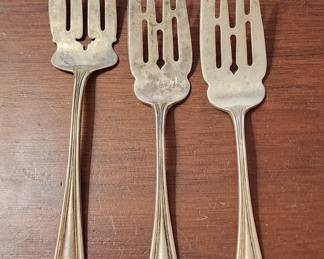 Alvin beef fork with 2 matching fish forks